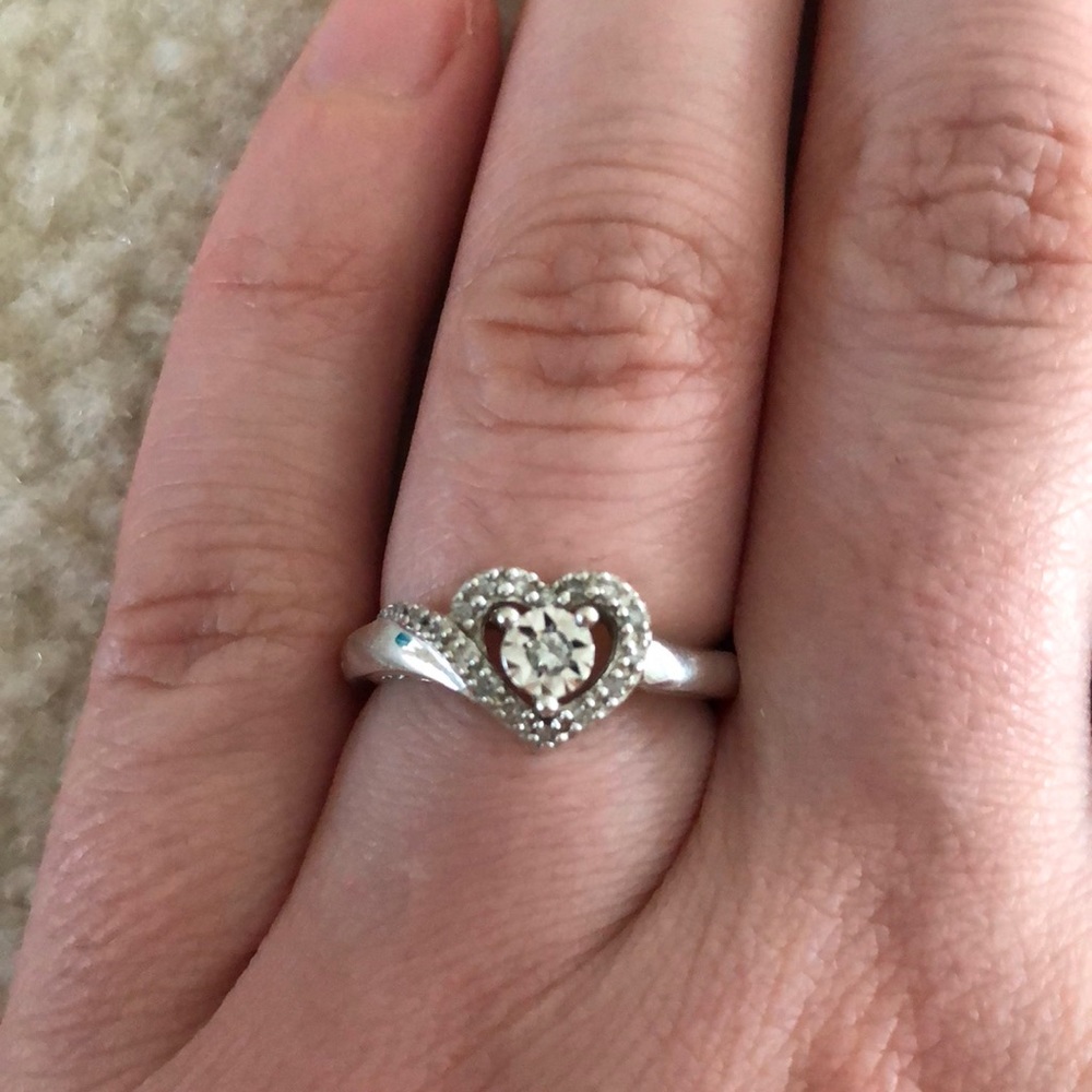 1/10 CT. T.W. Genuine White Diamond Ring